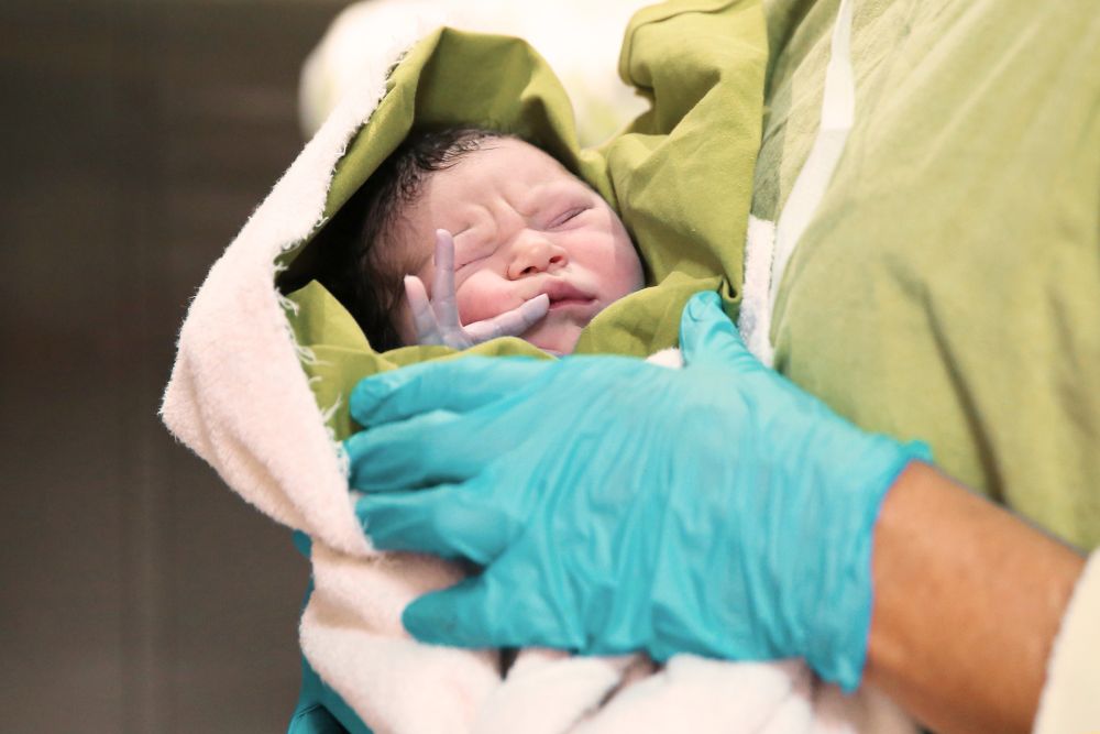 Niño recién nacido / Ojopedia